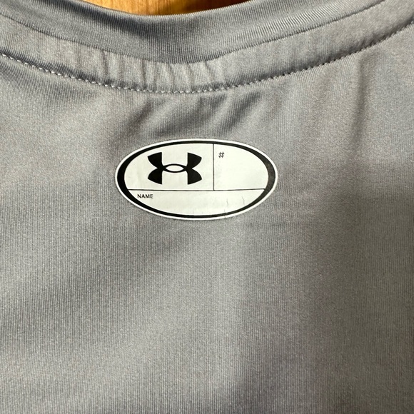 Boys Under Armour Heat Gear- fitted - Picture 7 of 7
